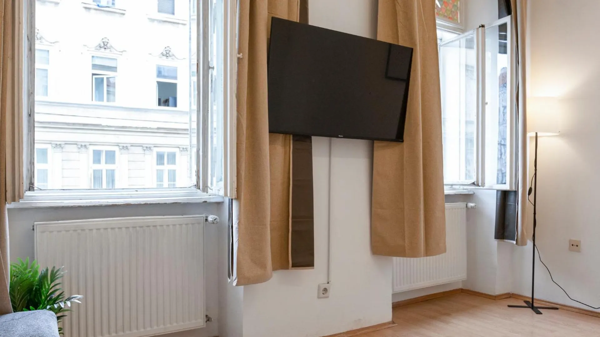 2Br Shared Apt Only 7Min To Wiener Stadthalle 0*, Vienna Austria