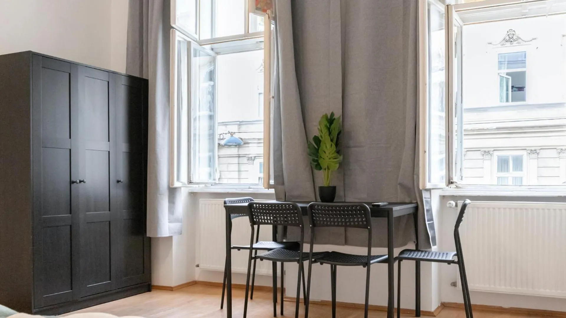 2Br Shared Apt Only 7Min To Wiener Stadthalle 0*, Vienna Austria